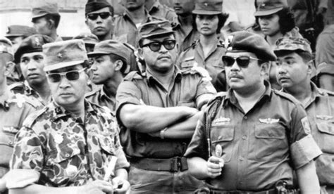  Il Massacro di 1965-66: Un Episodio Oscuro nella Storia dell'Indonesia guidato da Brigadiere Generale Soeharto